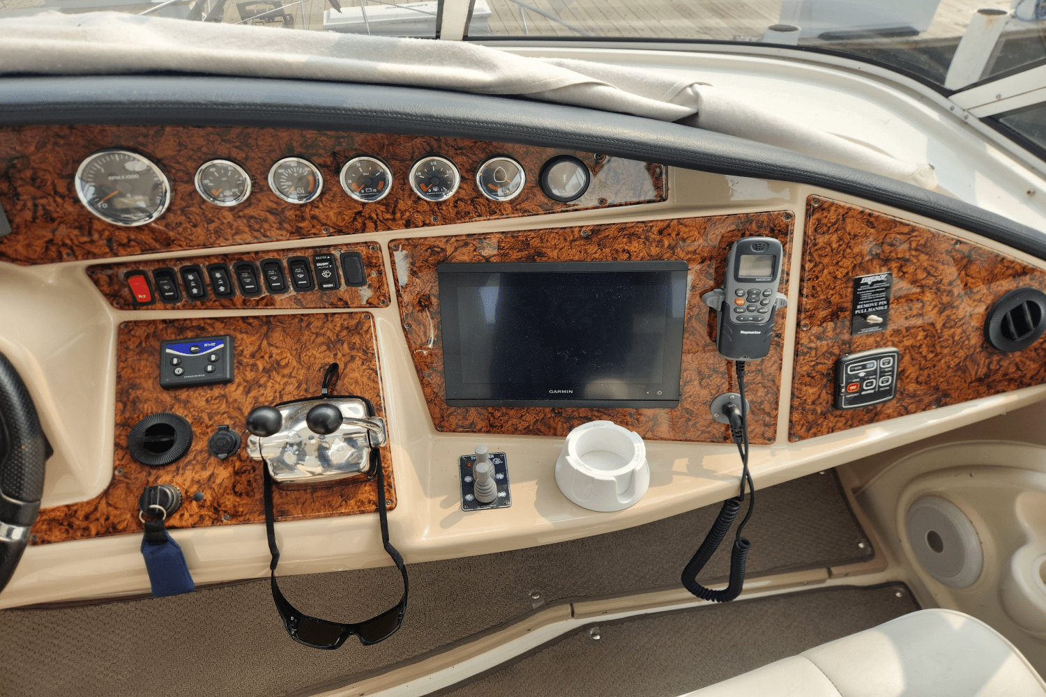 Slide: The Image of Carver Yachts 466 MY 2007 - 39