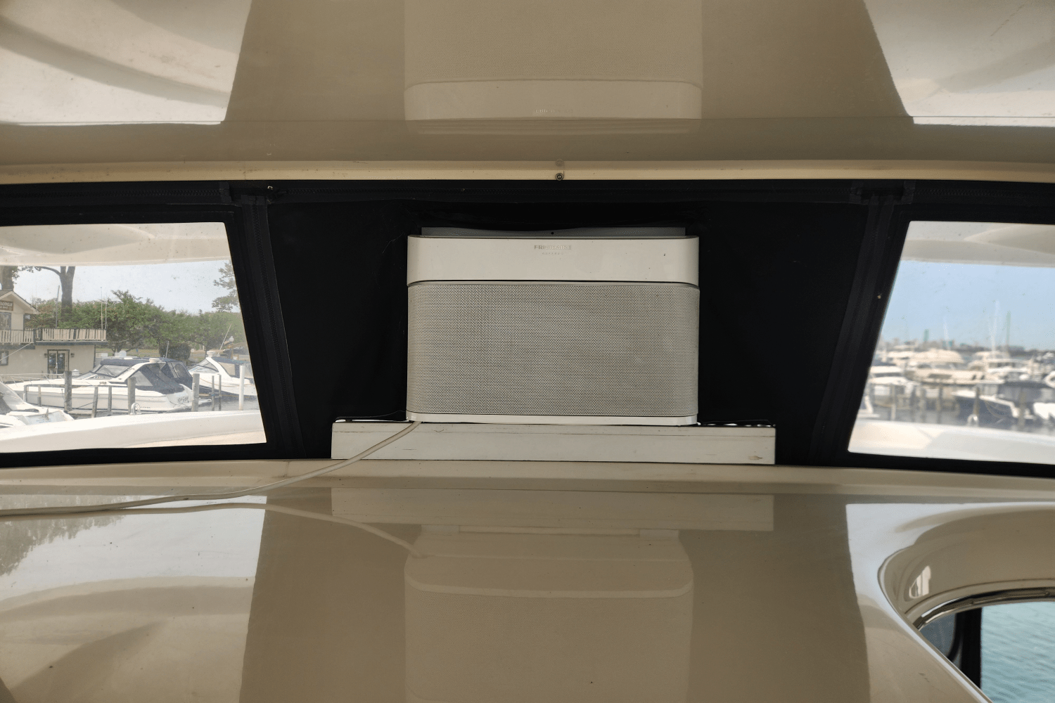 Slide: The Image of Carver Yachts 466 MY 2007 - 43