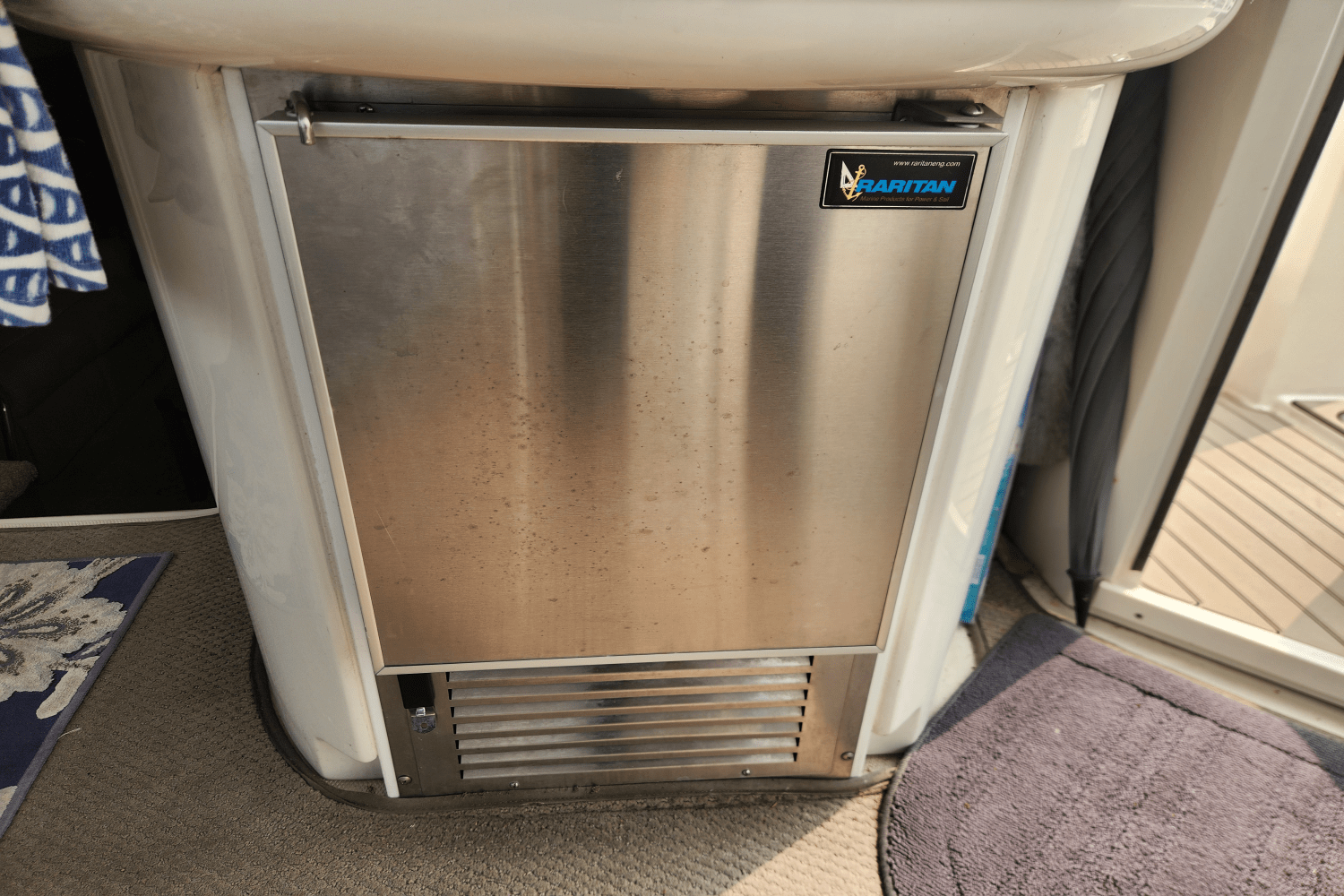 Slide: The Image of Carver Yachts 466 MY 2007 - 46