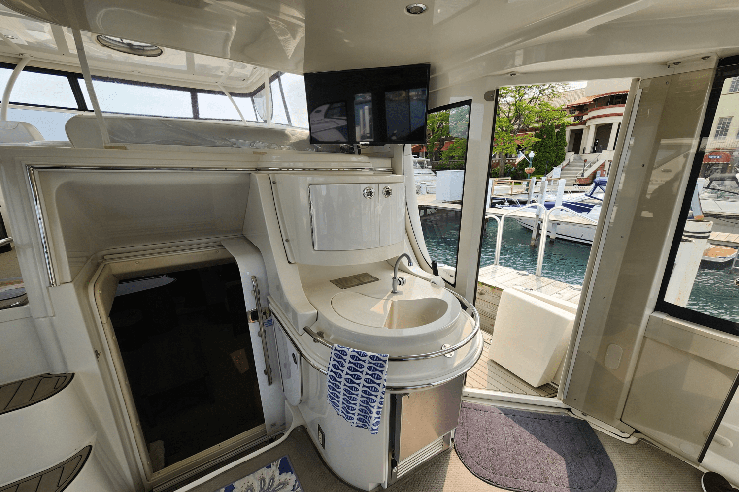 Slide: The Image of Carver Yachts 466 MY 2007 - 48