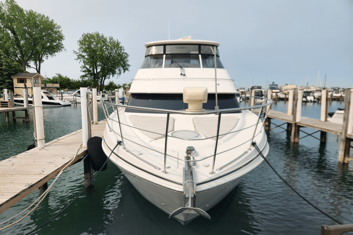 Slide: The Image of Carver Yachts 466 MY 2007 - 6