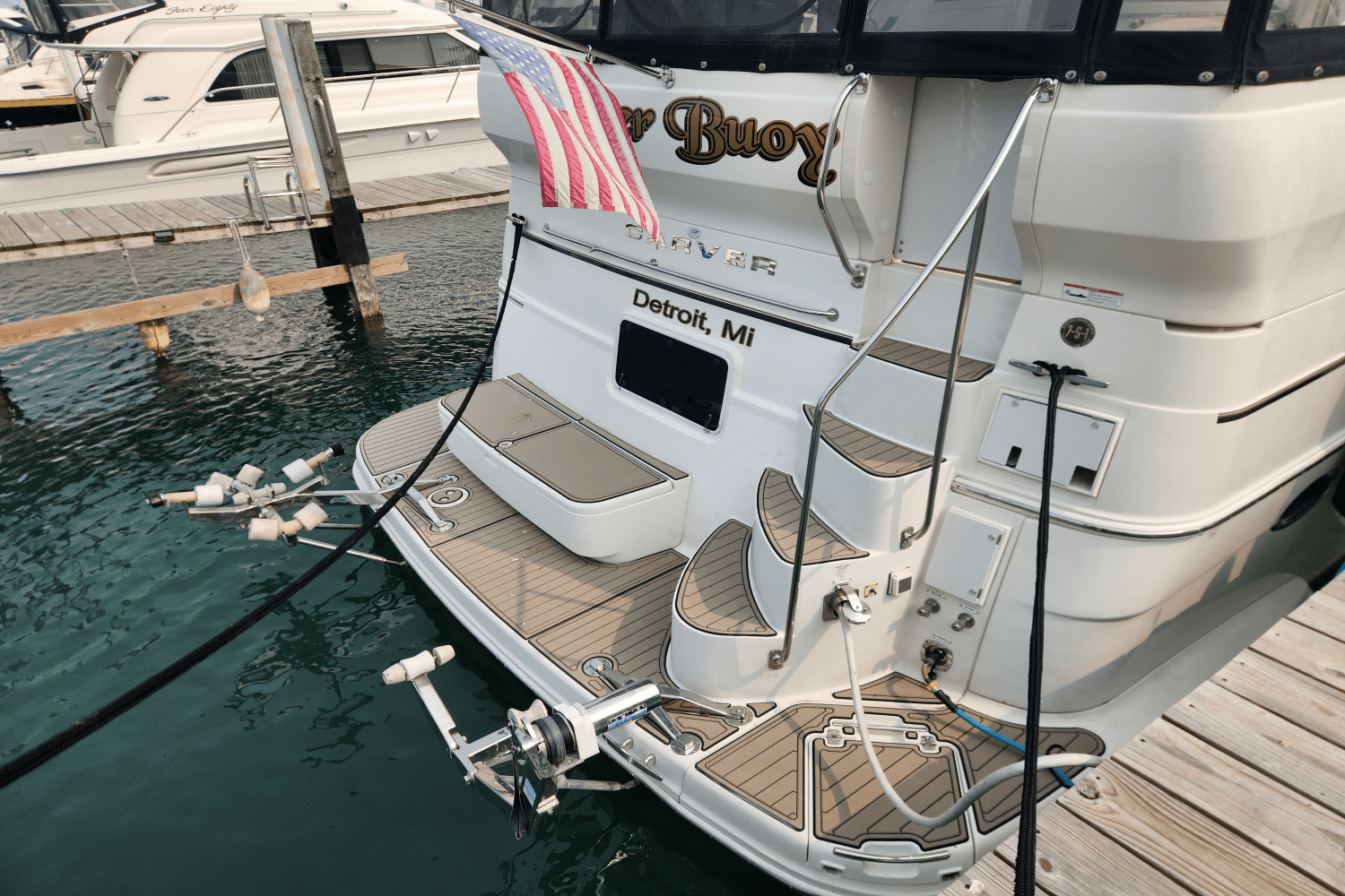 Slide: The Image of Carver Yachts 466 MY 2007 - 8