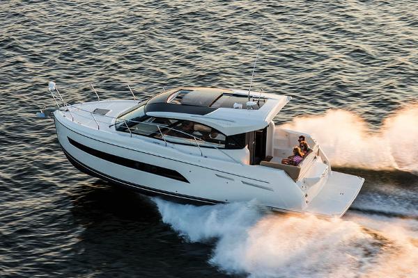 Slide: The Image of Carver Yachts C34 Coupe 2021 - 3