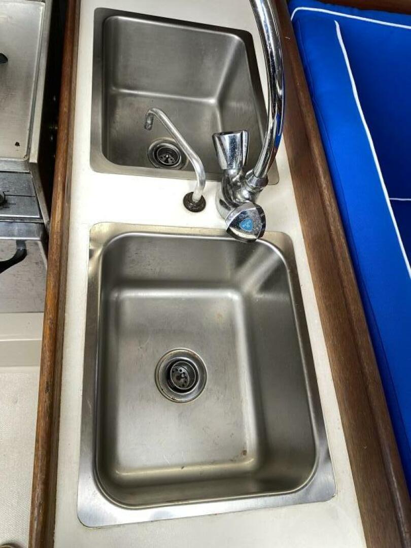 Slide: The Image of Galley Dual Stainless Sinks - 3910672
