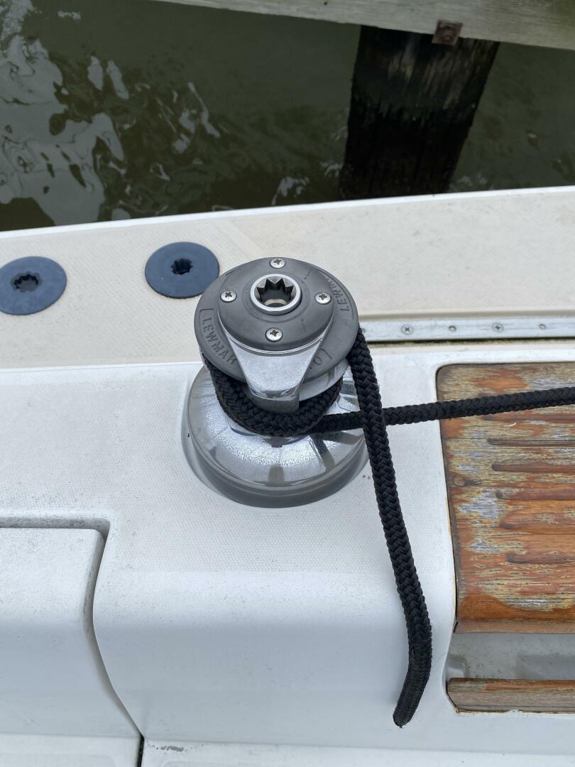 Slide: The Image of m Self Tailing Winch Cockpit - 3910708