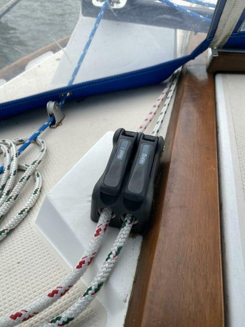 Slide: The Image of Clutches Halyards - 3910713