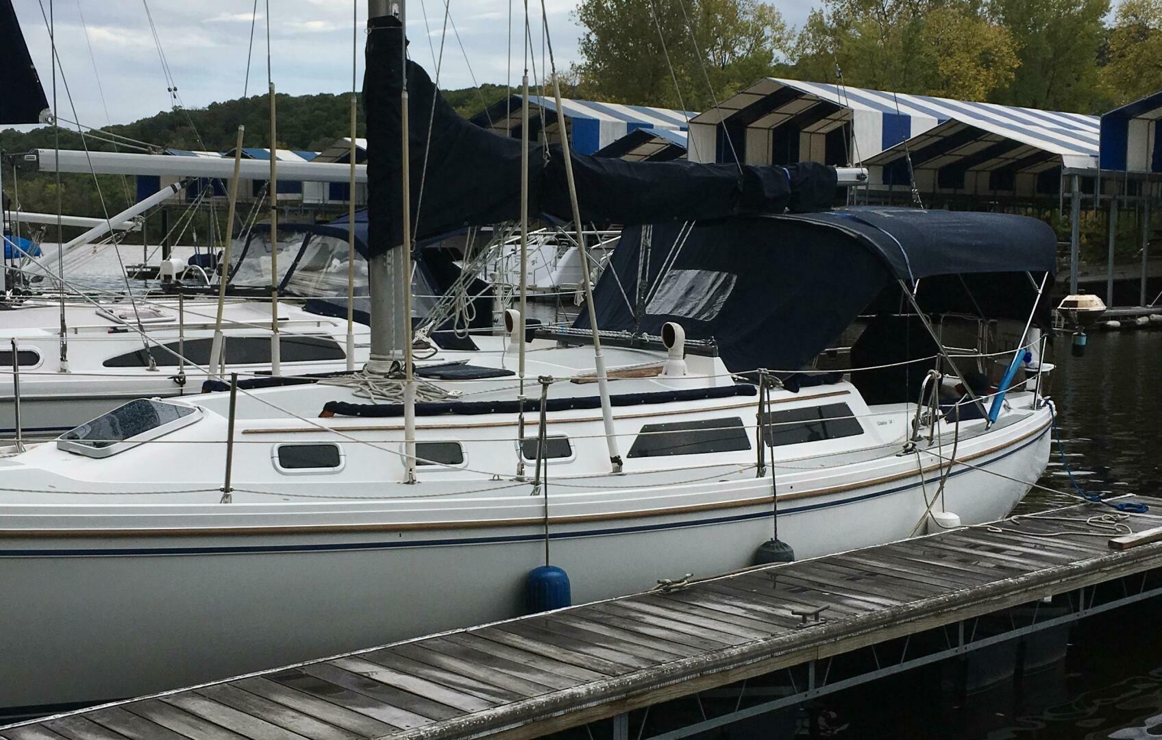 Slide: The Image of Catalina 34 MK I 1989 - 4518310