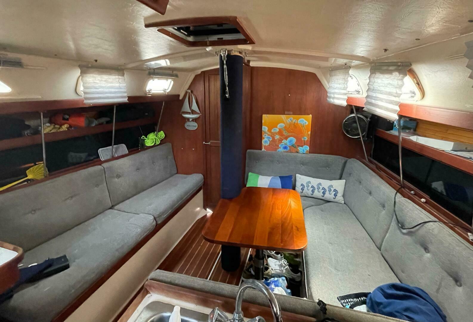 Slide: The Image of Catalina 34 MK I 1989 - 4518257
