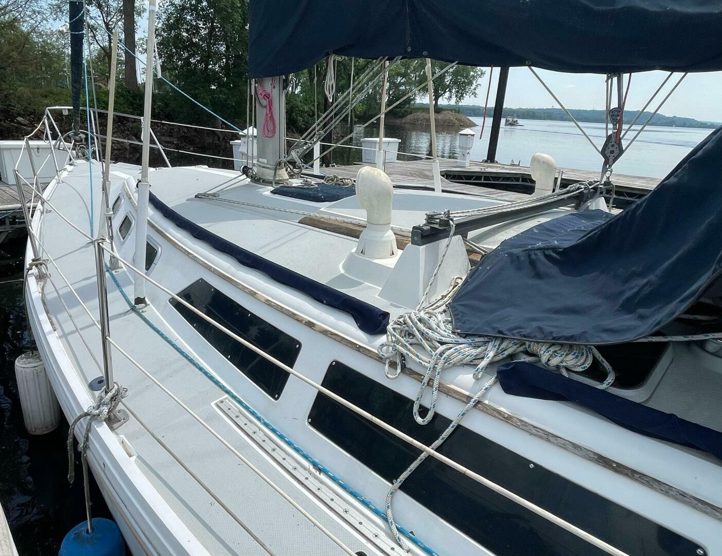 Slide: The Image of Catalina 34 MK I 1989 - 4518276