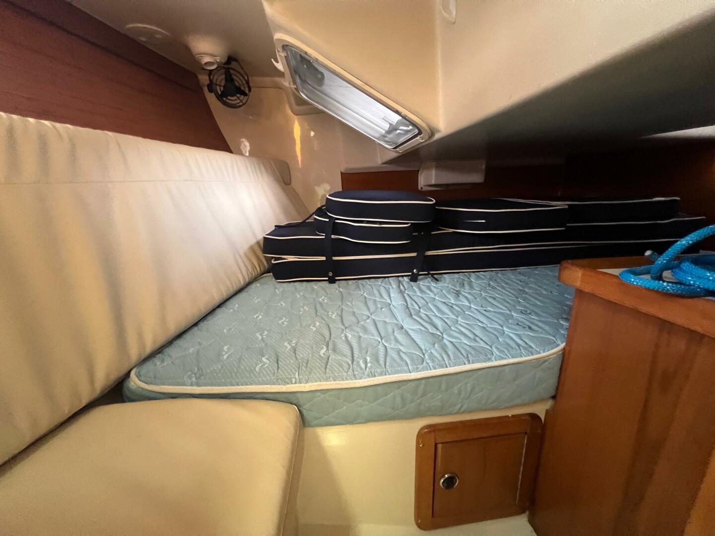 Slide: The Image of Catalina 34 Mk II 2000 - 4544227