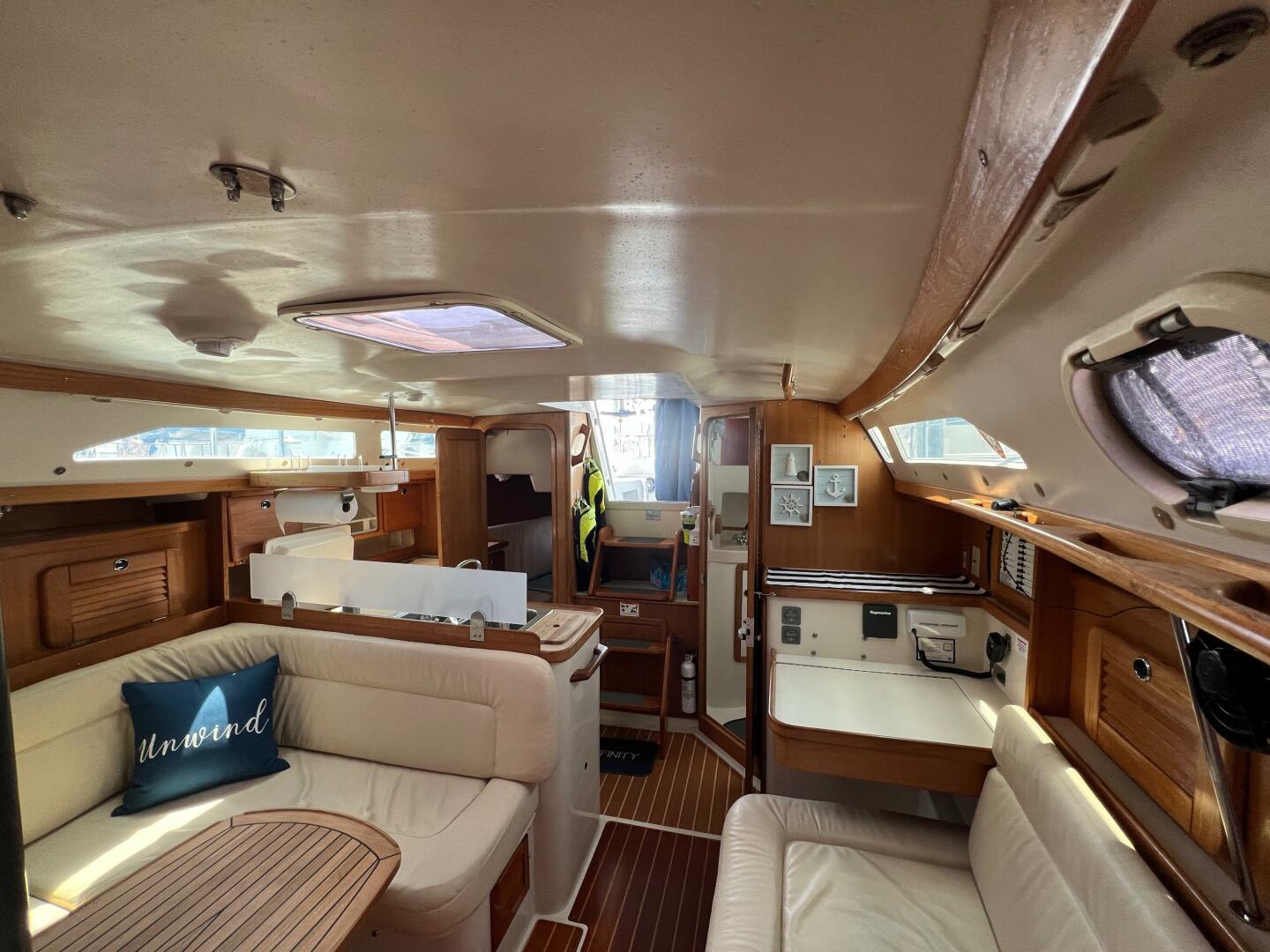 Slide: The Image of Catalina 34 Mk II 2000 - 4544229