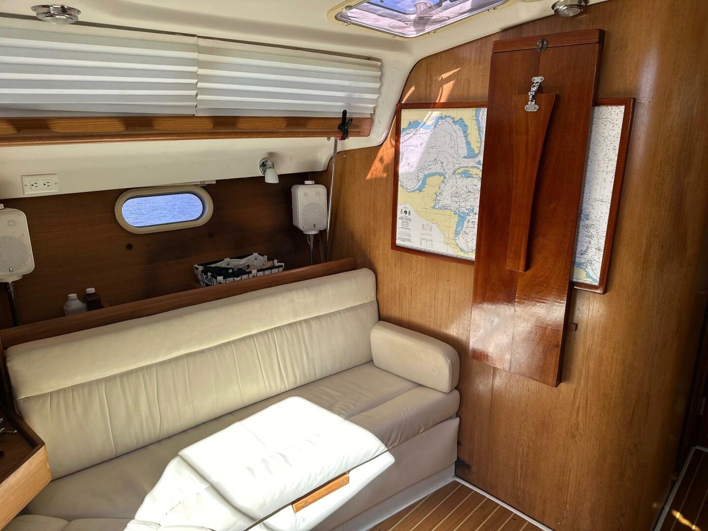 Slide: The Image of Catalina 350 2004 - 4942510