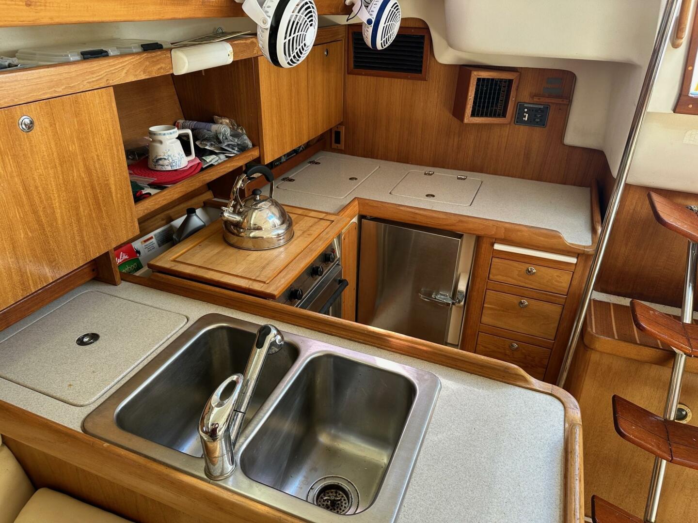 Slide: The Image of Catalina 350 2004 - 4942512