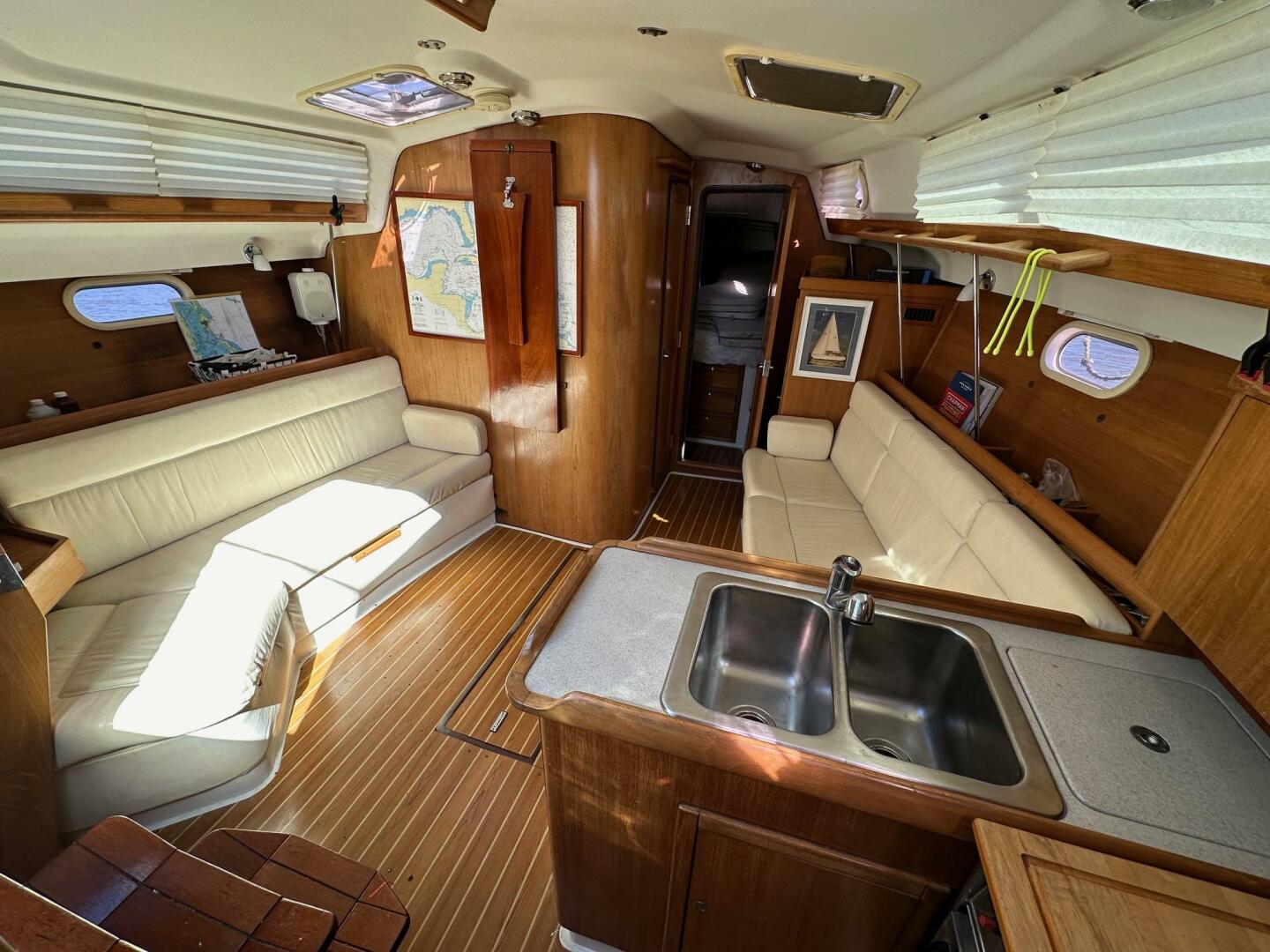 Slide: The Image of Catalina 350 2004 - 4942513