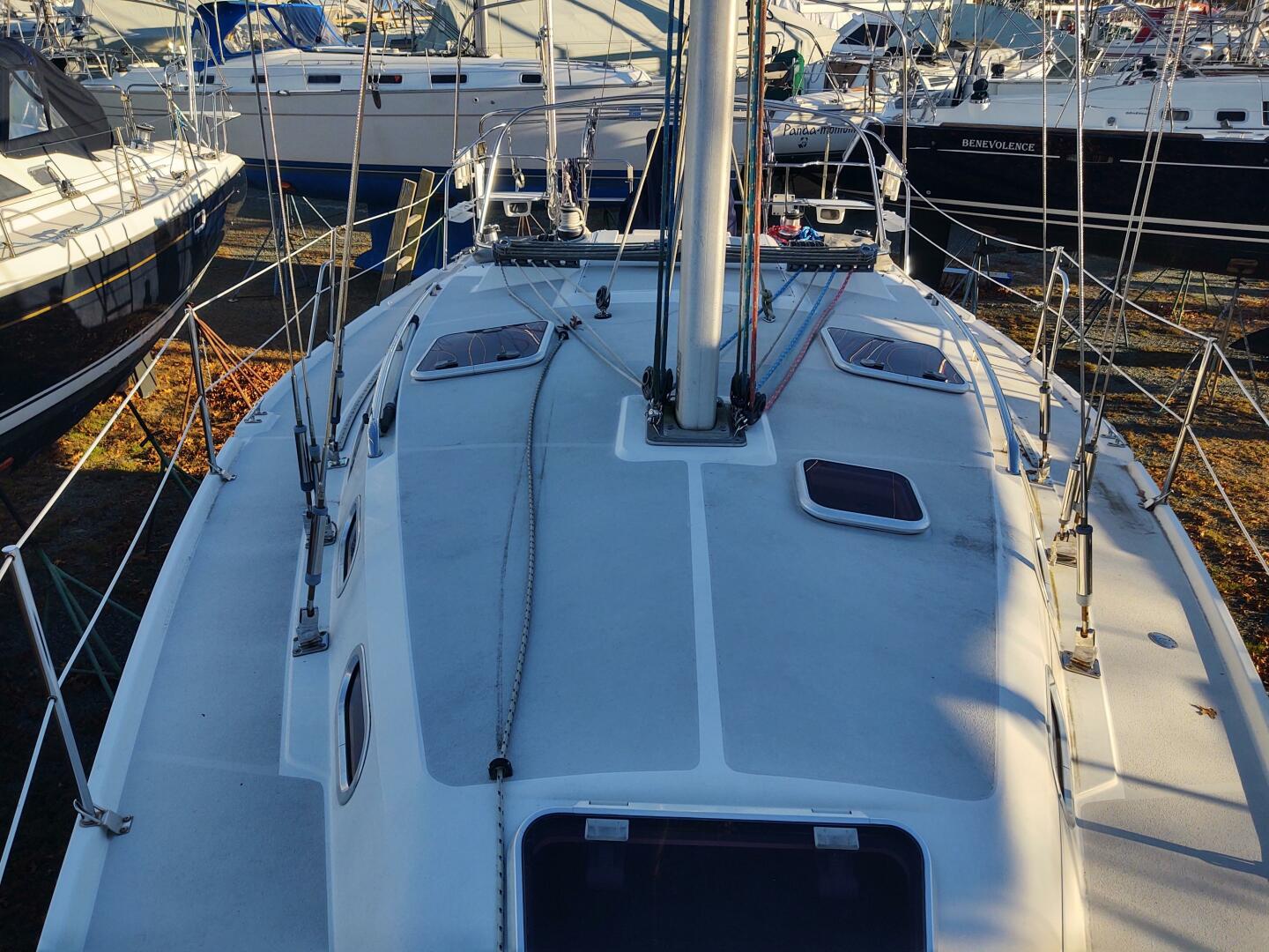 Slide: The Image of Dauntless deck aft - 4877780