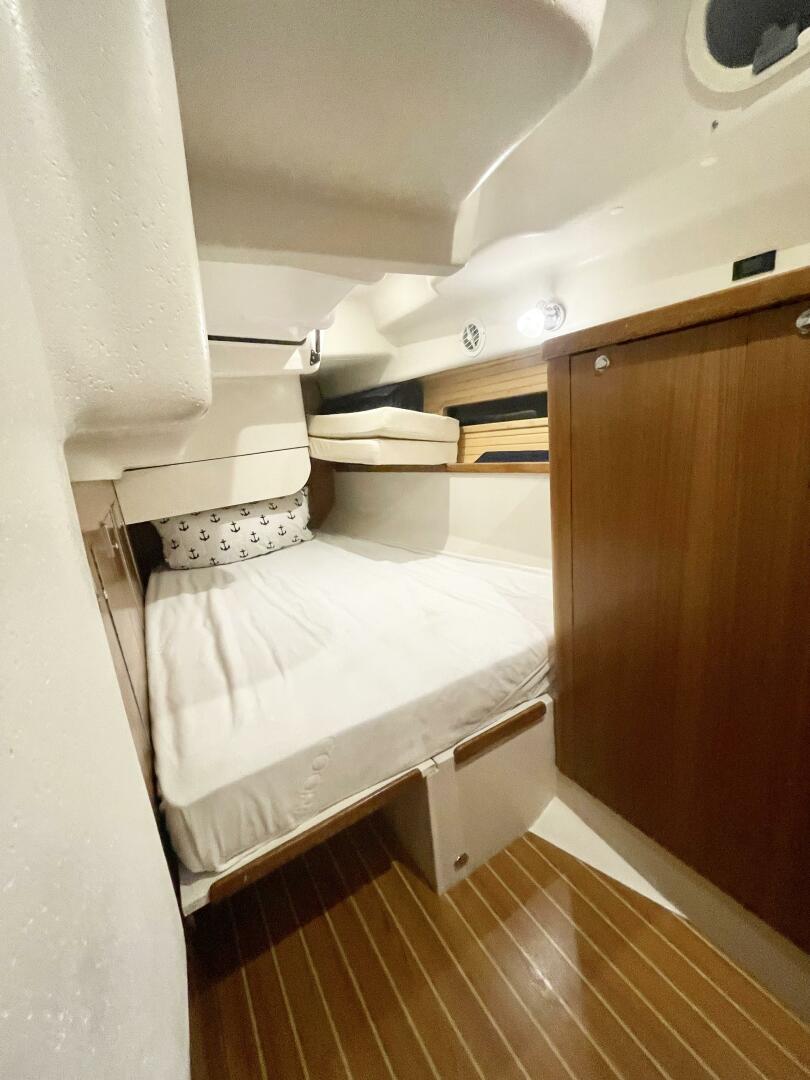 Slide: The Image of Catalina 425 2017 - 4321534