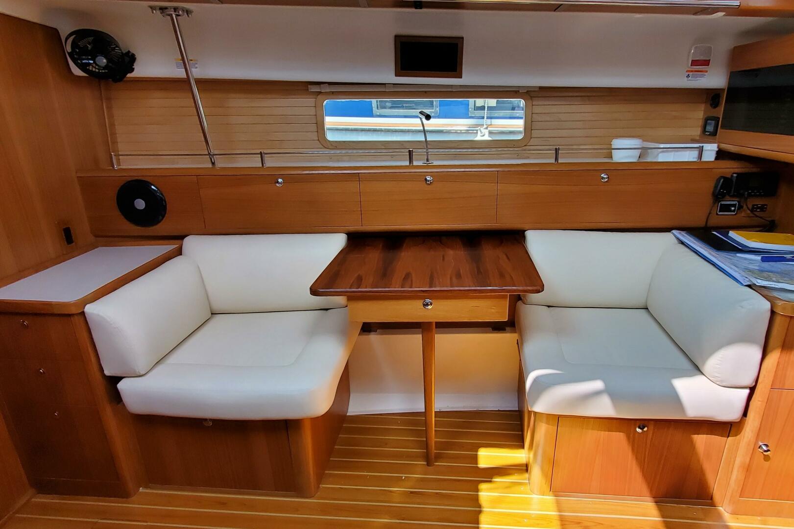 Slide: The Image of Starboard Settee Option 1 - 4575834
