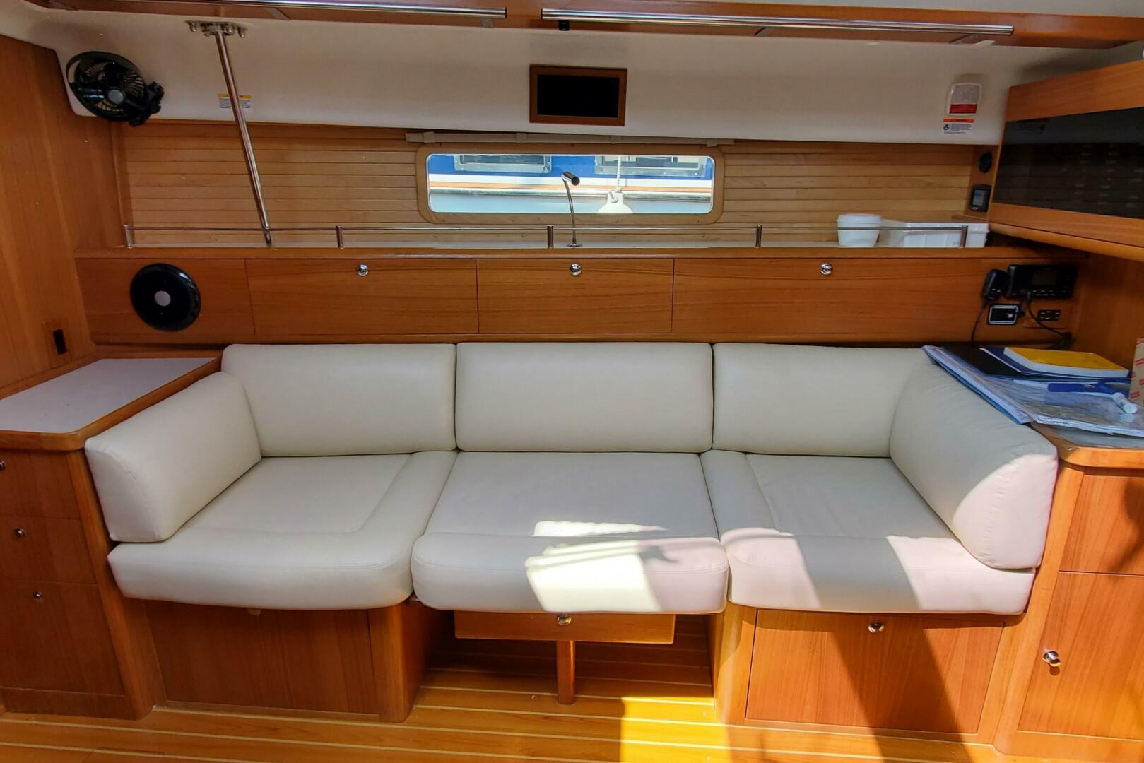 Slide: The Image of Starboard Settee Option 2 - 4575835