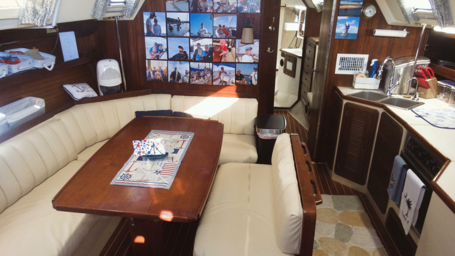 Slide: The Image of Catalina 42 MK 1 1989 - 5104000