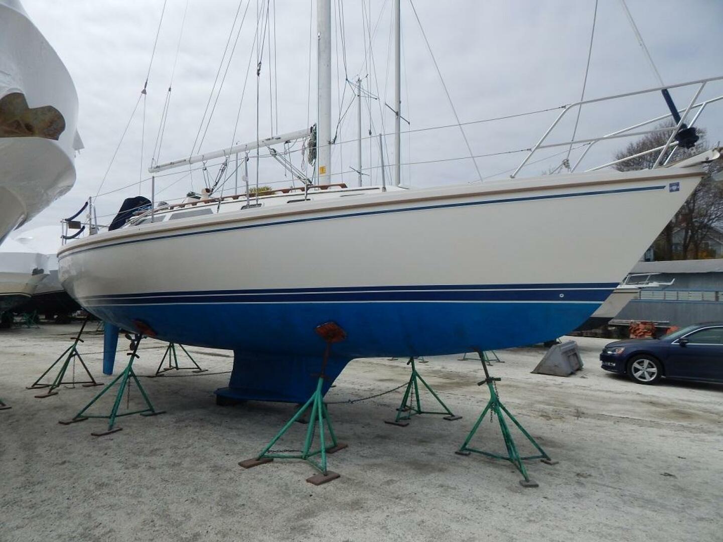 Slide: The Image of Catalina Sloop 1990 - 4341840