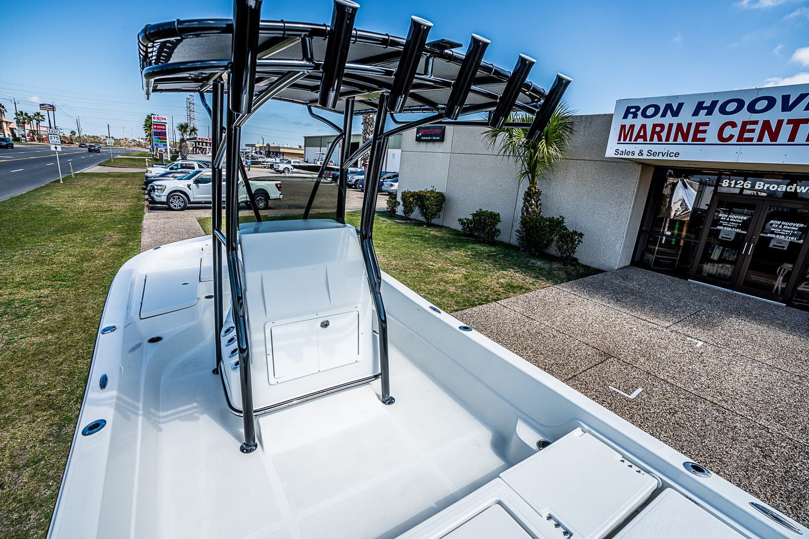 Slide: The Image of 2021 Catalyst 2300 BAY boat at Ron Hoover Marine Center. - 5