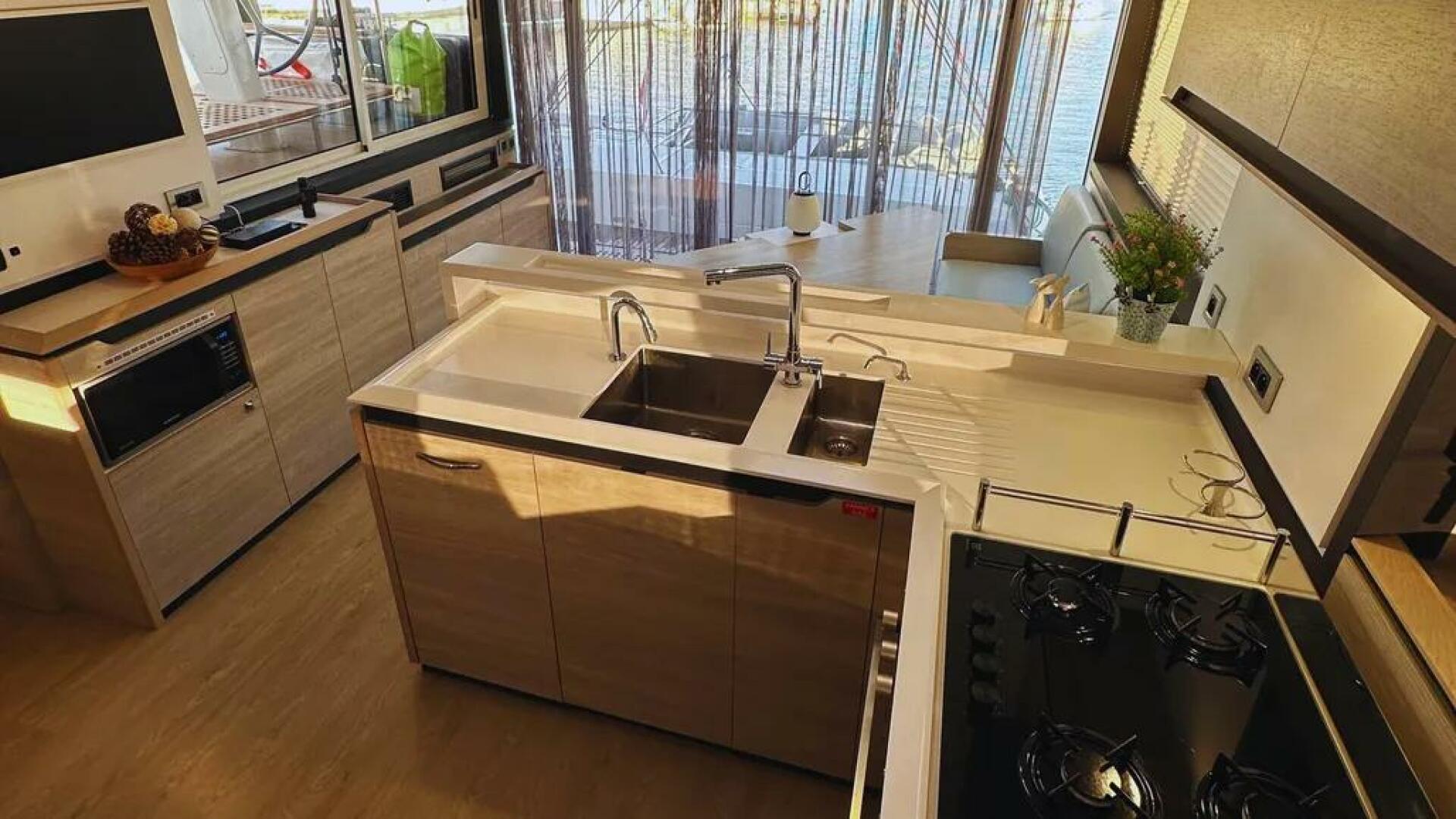 Slide: The Image of Catana OC50 2023 - 4971445