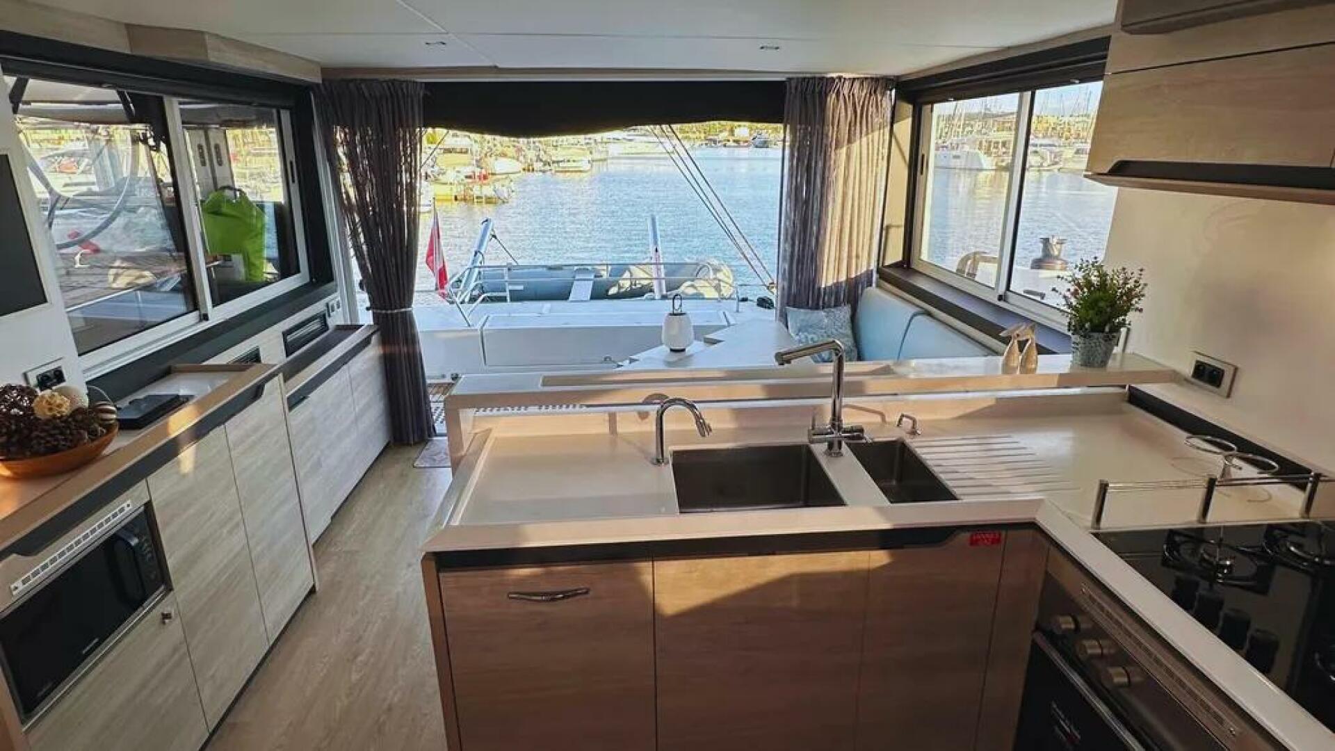 Slide: The Image of Catana OC50 2023 - 4971449
