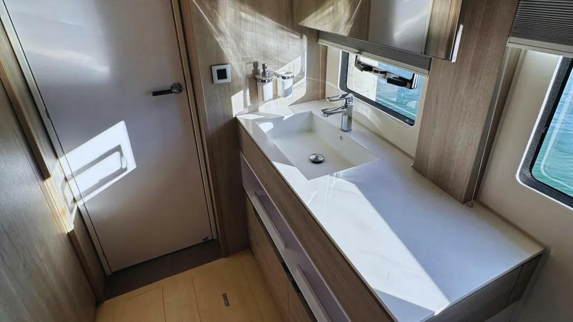 Slide: The Image of Catana OC50 2023 - 4971451