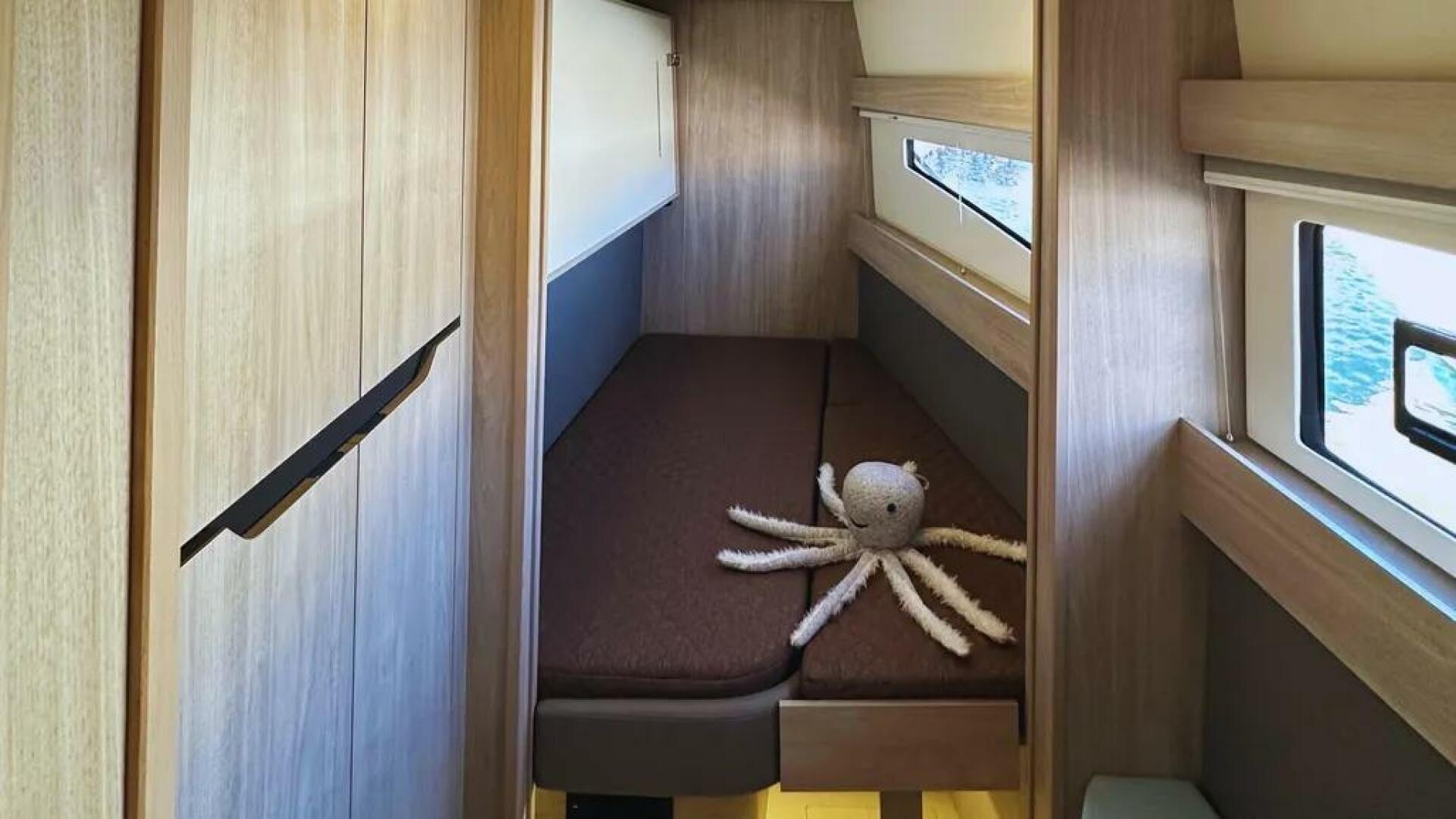Slide: The Image of Catana OC50 2023 - 4971454