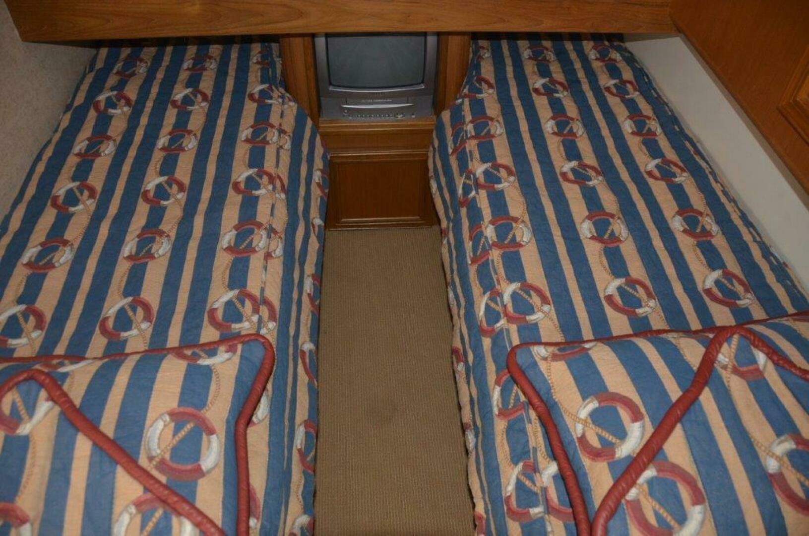 Slide: The Image of Cavileer 48 2nd Season-Guest Bed 2005 Cavileer 48 2nd Season - 4370970