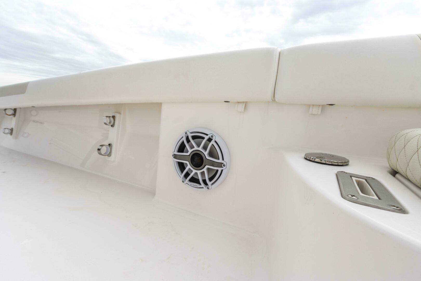 Slide: The Image of Caymas 281HB Center Console 2022 - 5004480