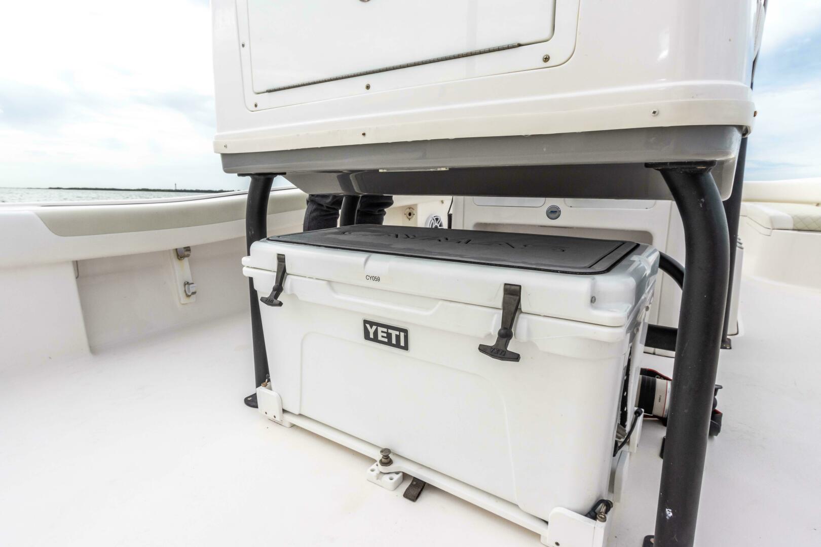 Slide: The Image of Caymas 281HB Center Console 2022 - 5004482