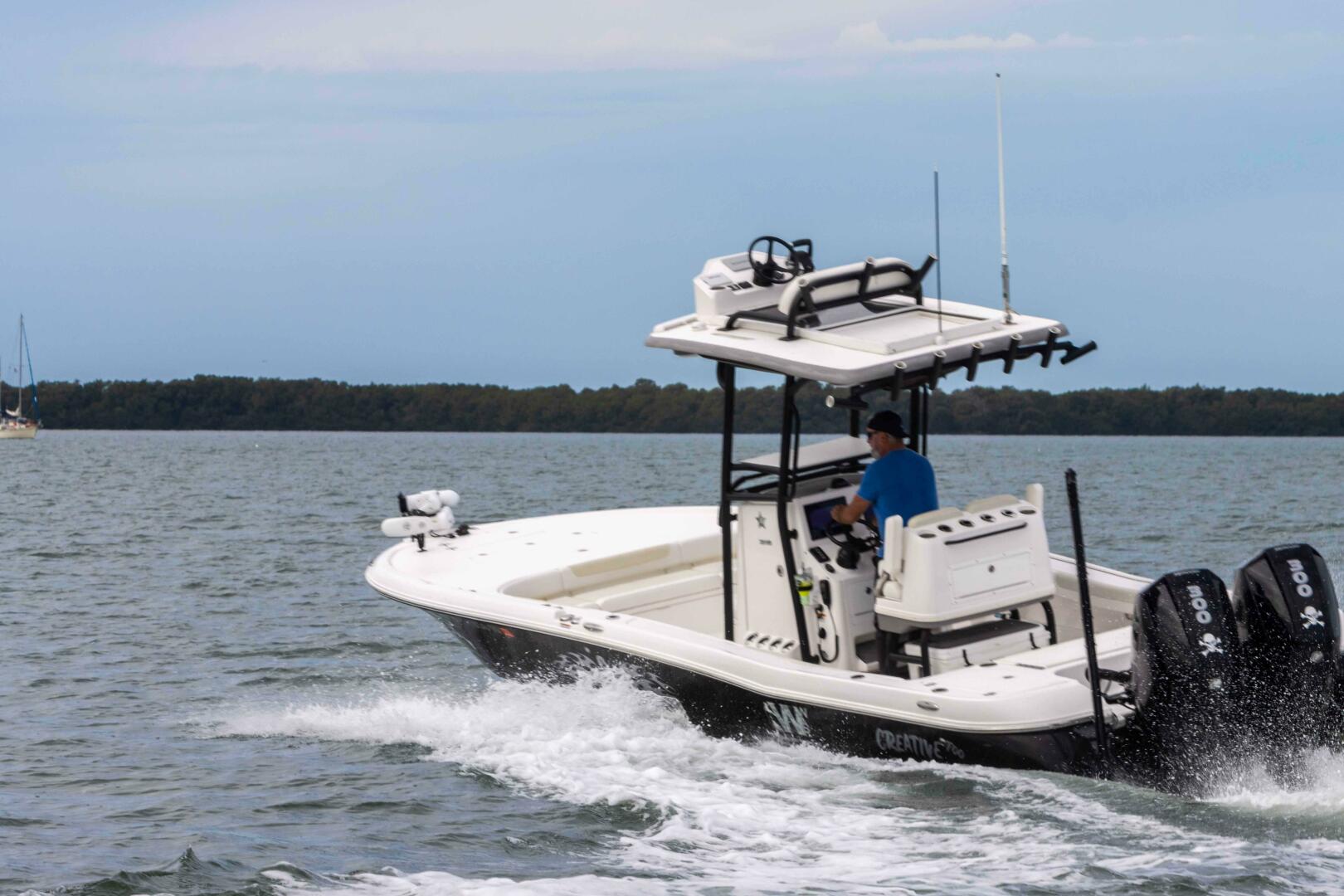 Slide: The Image of Caymas 281HB Center Console 2022 - 5004507