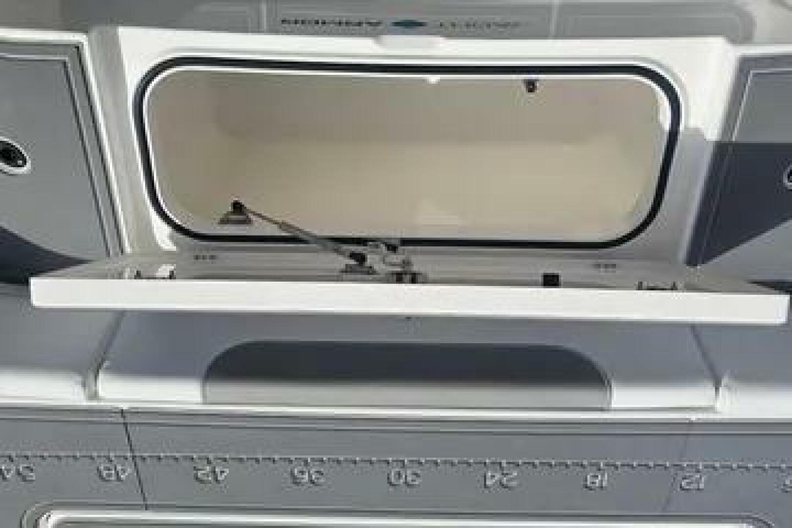 Slide: The Image of Caymas 28 HB Twin 2023 - 5442535