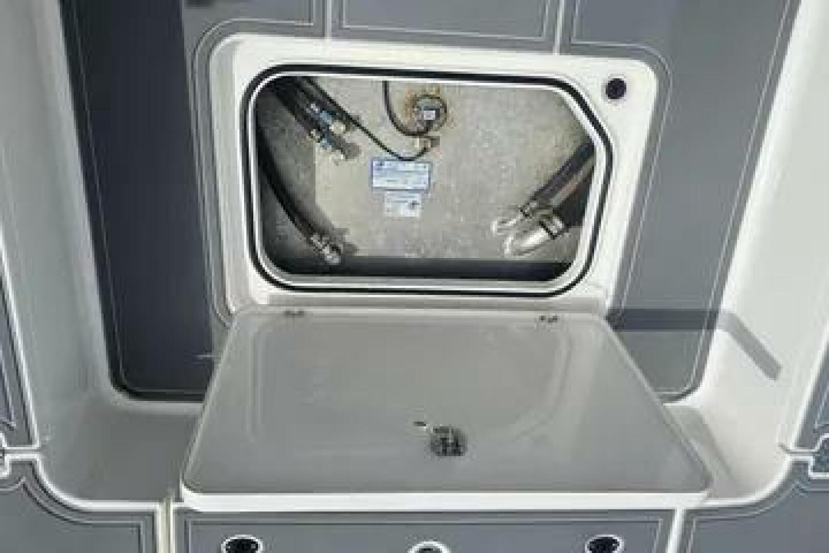 Slide: The Image of Caymas 28 HB Twin 2023 - 5442538