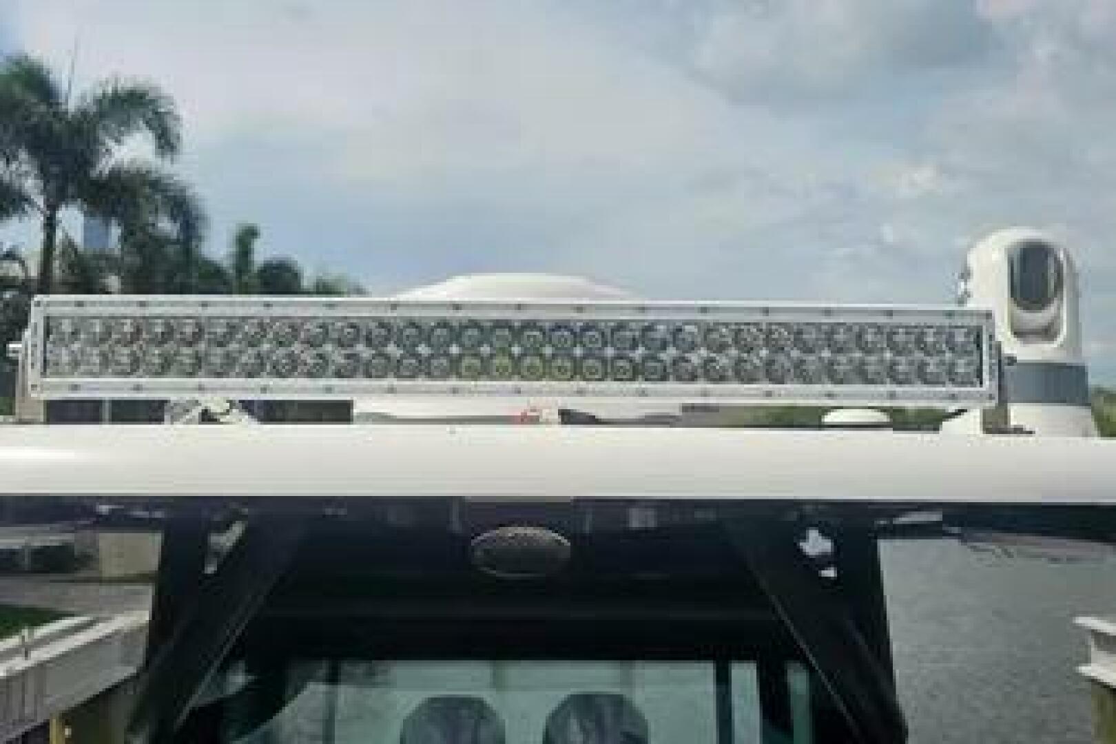 Slide: The Image of Caymas 28 HB Twin 2023 - 5442542