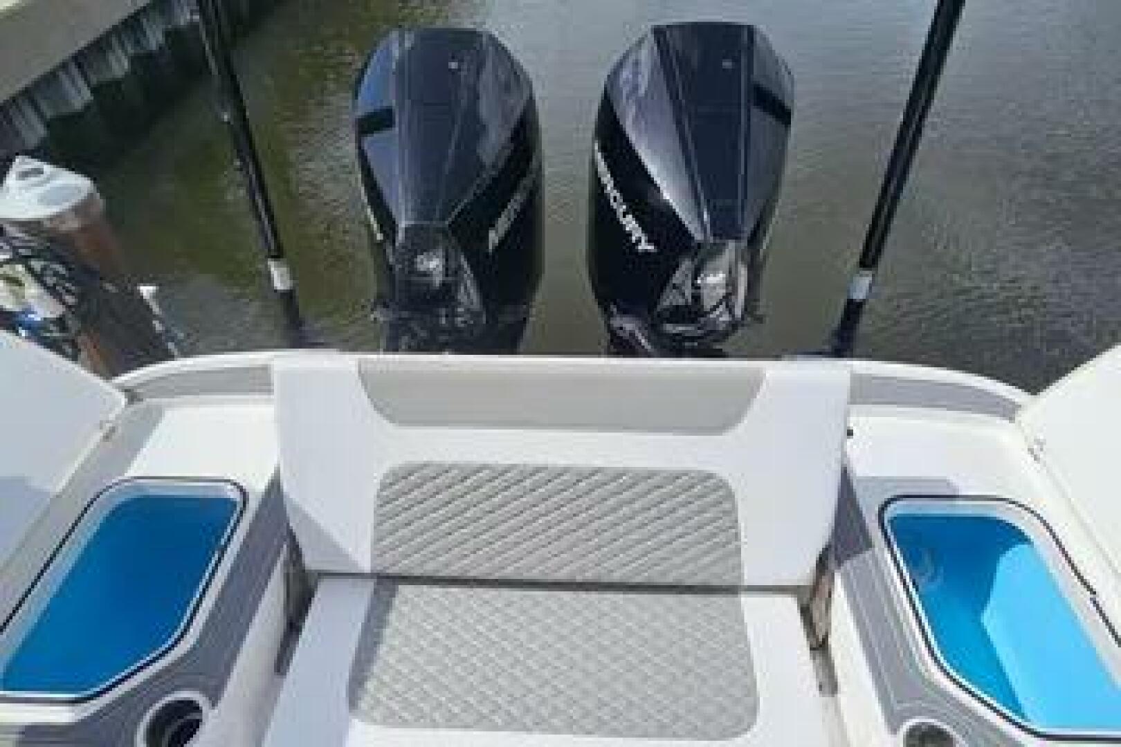 Slide: The Image of Caymas 28 HB Twin 2023 - 5442560