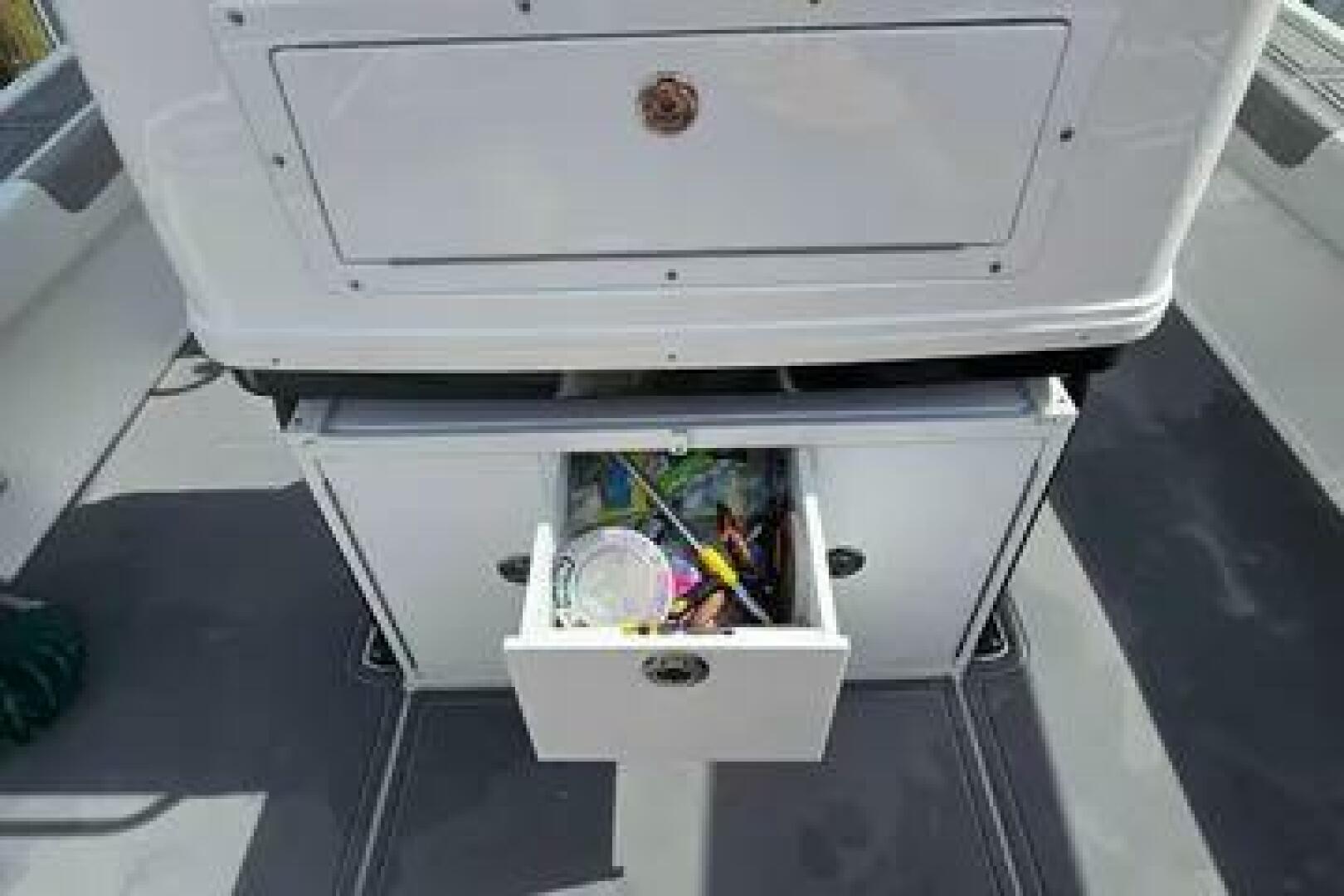 Slide: The Image of Caymas 28 HB Twin 2023 - 5442566