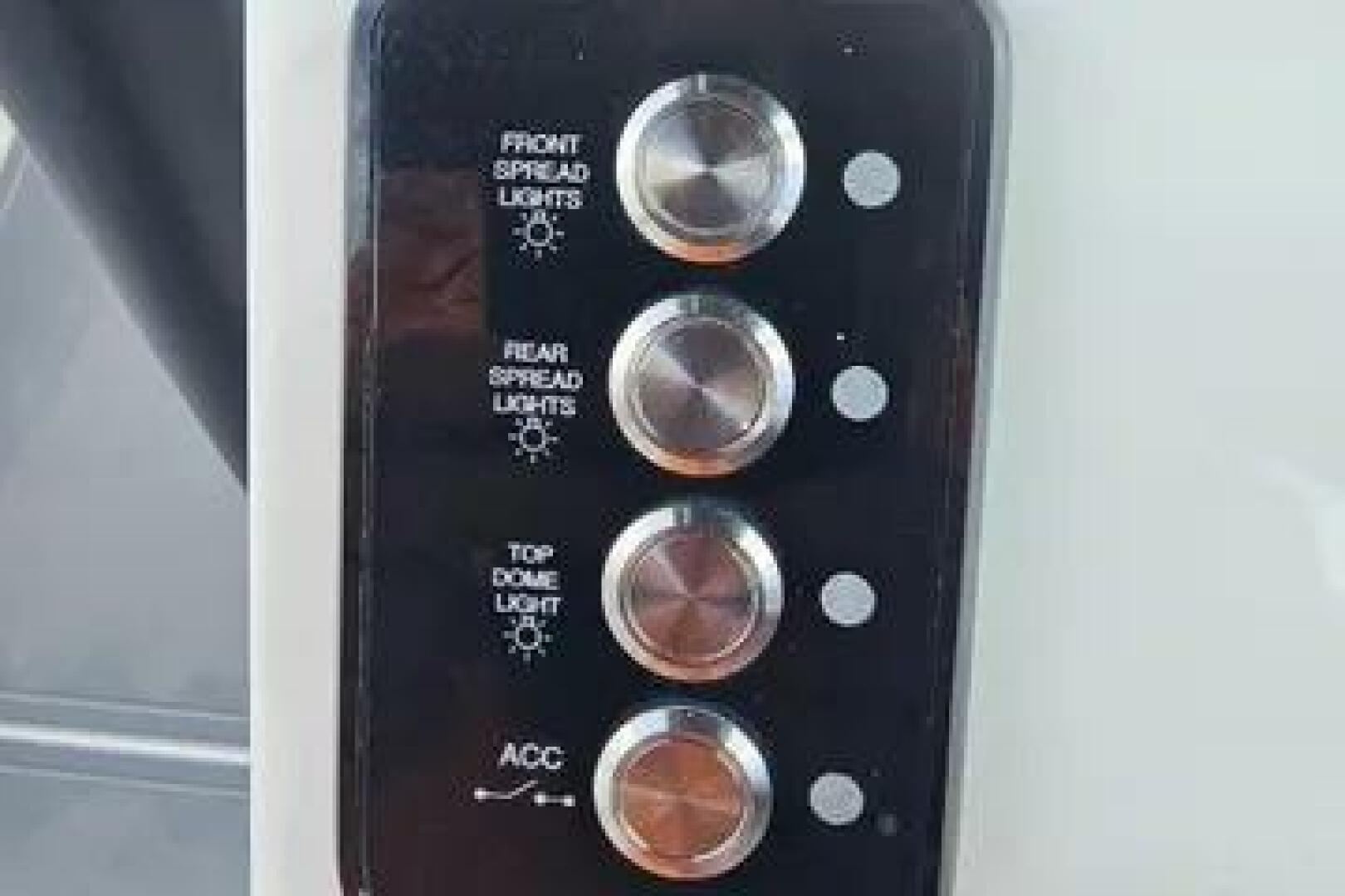 Slide: The Image of Caymas 28 HB Twin 2023 - 5442573