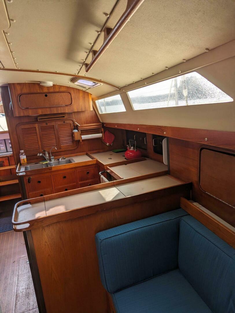 Slide: The Image of C&C LANDFALL 38 SLOOP 1982 - 5145200