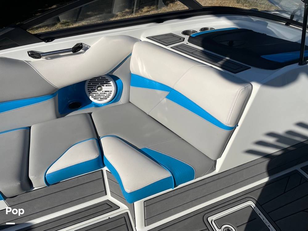 Slide: The Image of Centurion fi23 2018 - 15664676