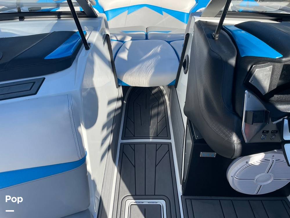 Slide: The Image of Centurion fi23 2018 - 15664682