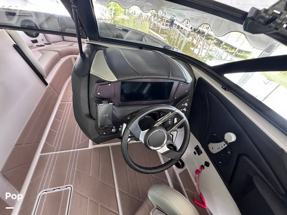 Slide: The Image of Centurion Vi22 WakeBoat 2023 - 15277720