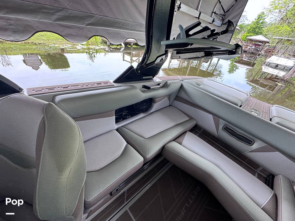 Slide: The Image of Centurion Vi22 WakeBoat 2023 - 15277723