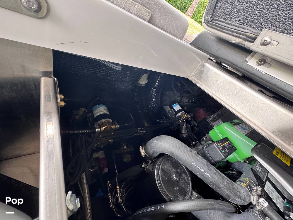 Slide: The Image of Centurion Vi22 WakeBoat 2023 - 15277729