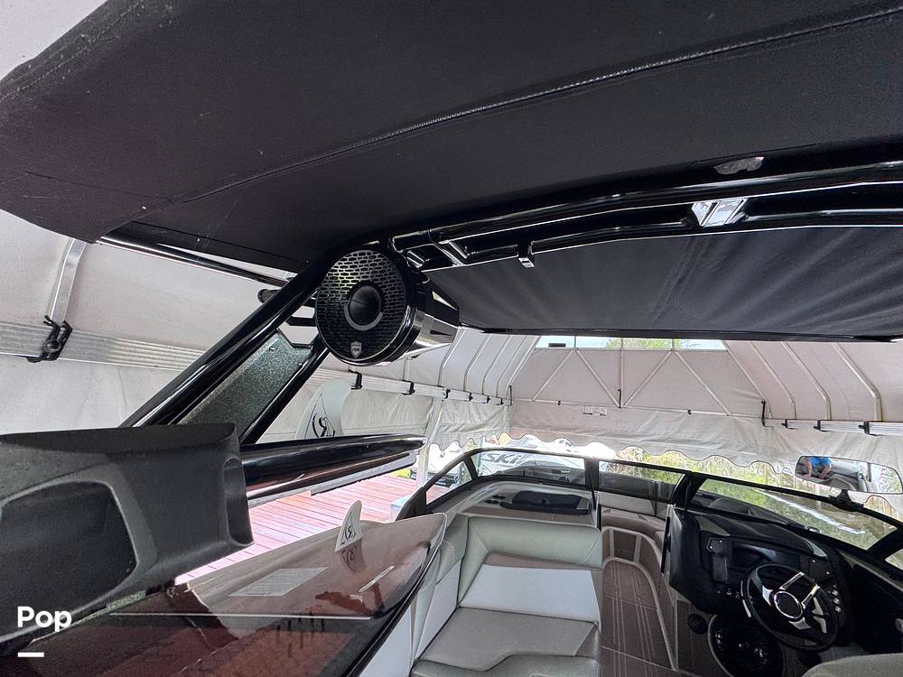 Slide: The Image of Centurion Vi22 WakeBoat 2023 - 15277753