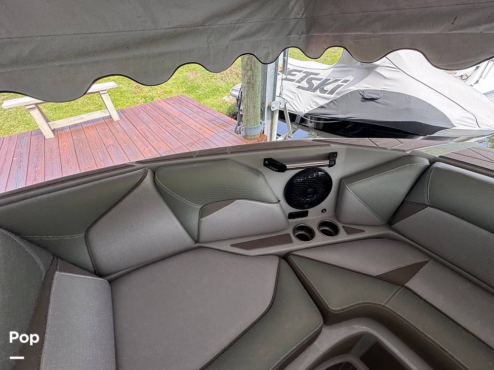 Slide: The Image of Centurion Vi22 WakeBoat 2023 - 15277757