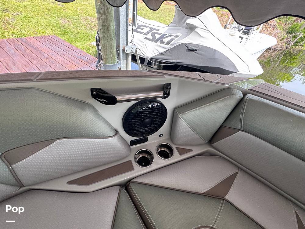 Slide: The Image of Centurion Vi22 WakeBoat 2023 - 15277758