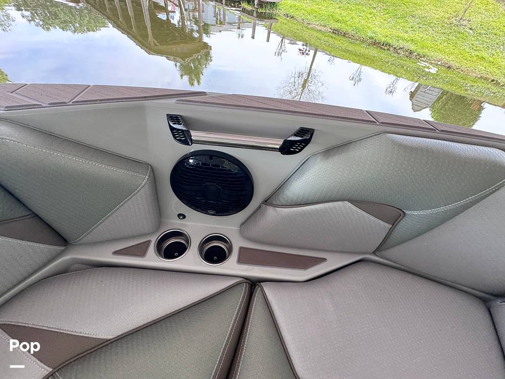 Slide: The Image of Centurion Vi22 WakeBoat 2023 - 15277759