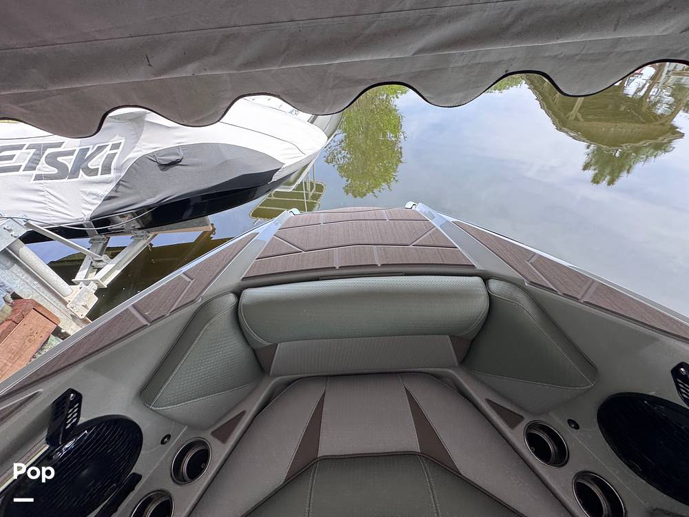 Slide: The Image of Centurion Vi22 WakeBoat 2023 - 15277760